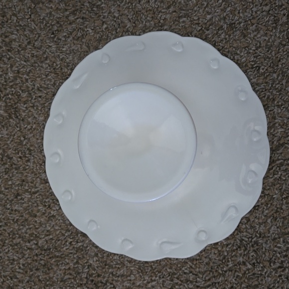 Vintage Milk Glass Cake Stand (Fenton) - Picture 3 of 5